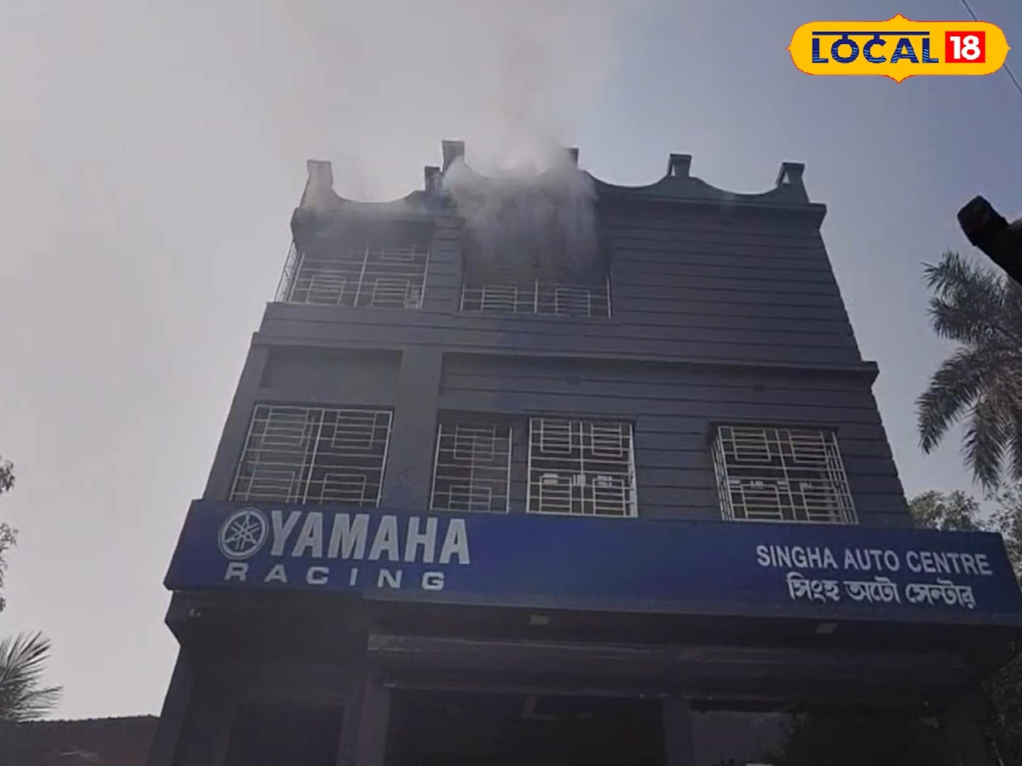 ঝাড়গ্রামে নামী বাইকের শোরুমে ভয়াবহ অগ্নিকাণ্ড! ঘটনাস্থলে দমকলের ২টি ইঞ্জিন