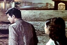 লতা মঙ্গেশকরের ৪৬ বছরের পুরনো সুপারহিট গান ! অভিনেত্রী এখানে কী বোঝাতে চাইলেন? নায়ক যে পাত্তাই দিলেন না !