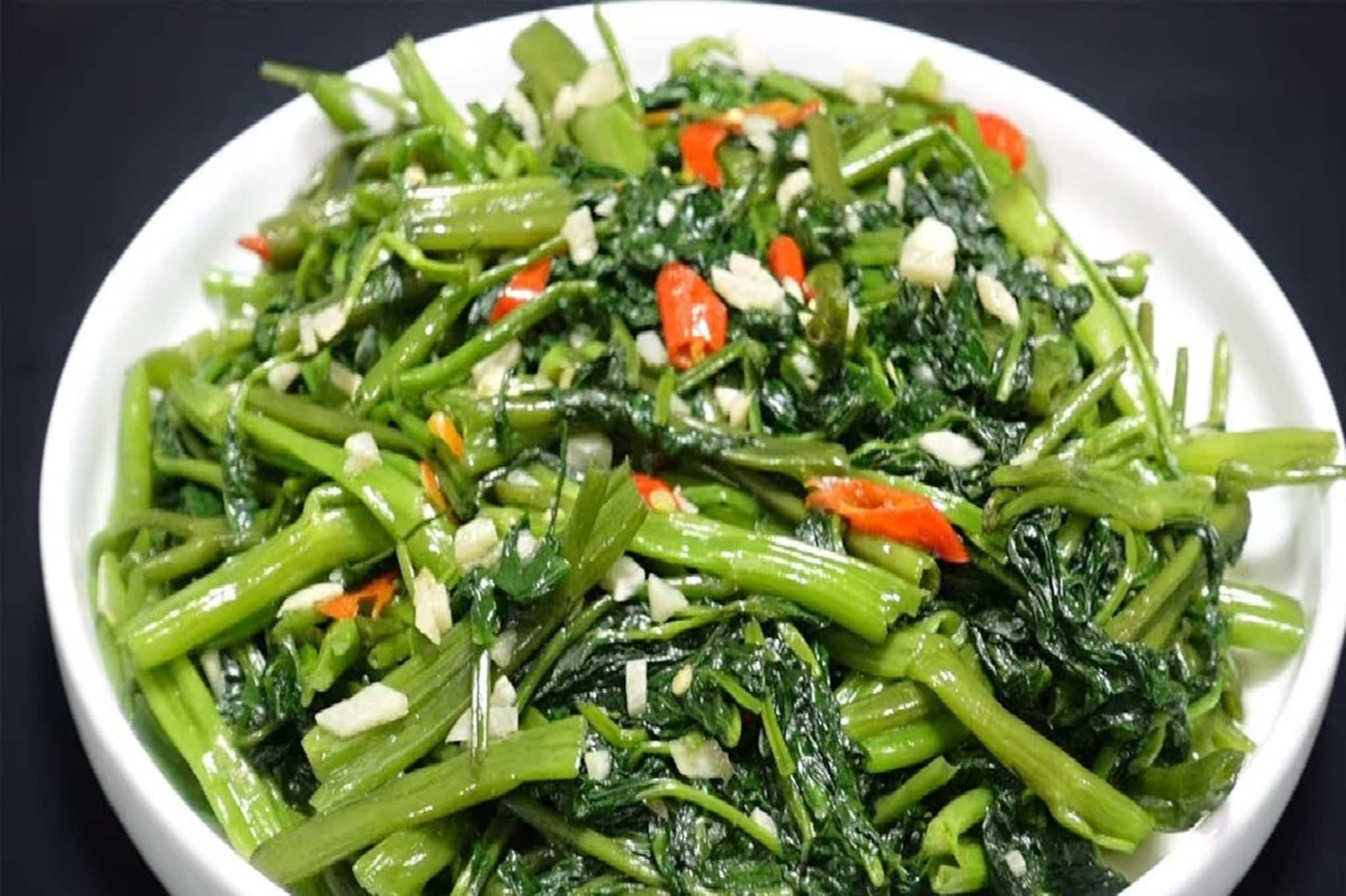 ৬০ বছরেও টানটান যৌবন! এই সবুজ পাতায় শারীরিক শক্তি হবে দ্বিগুণ! এই শাক ভাজা খেলে আপনি রাজা