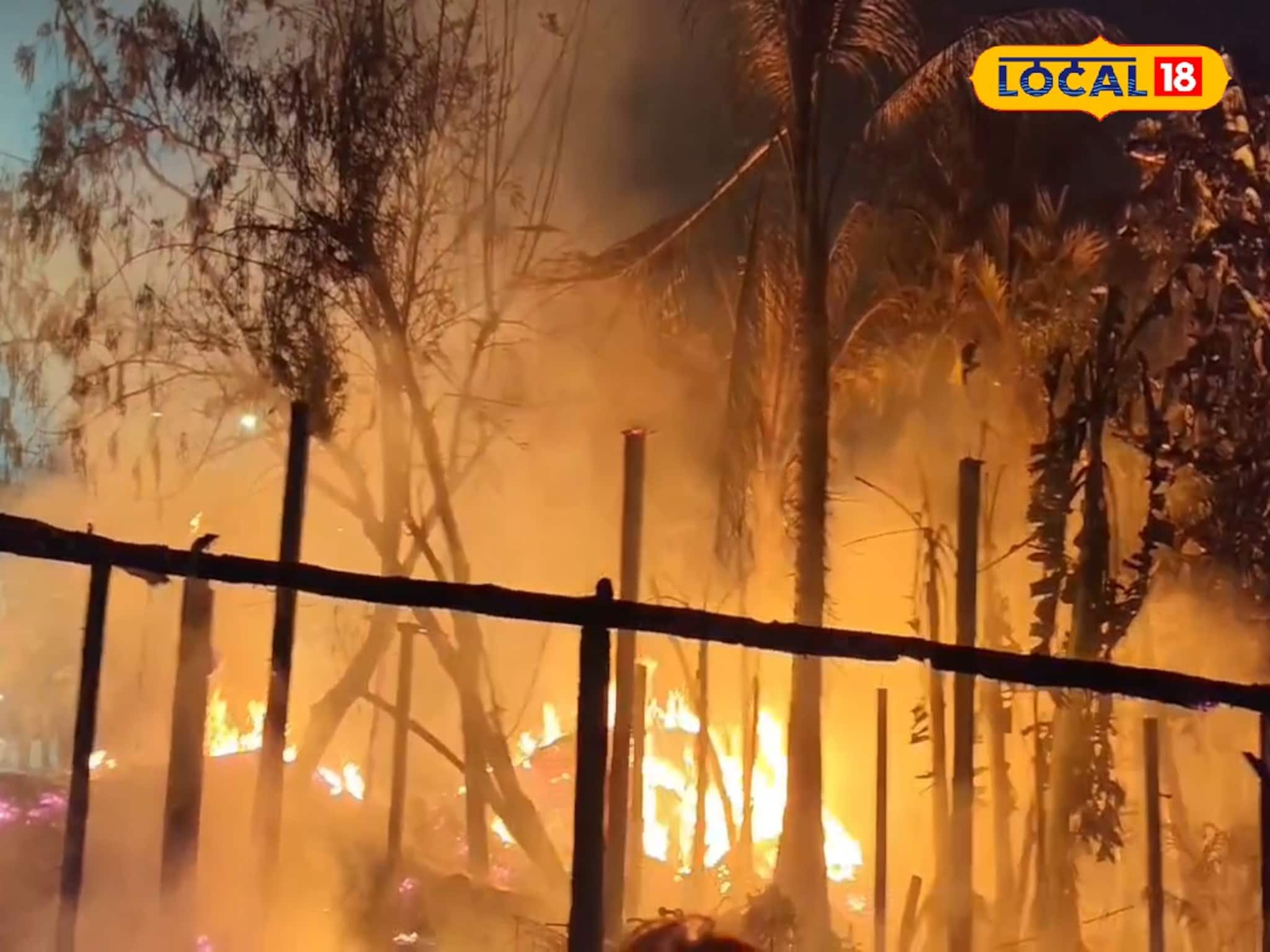 কোলাঘাটে বিধ্বংসী আগুন! গভীর রাতে দাউদাউ করে জ্বলল পরপর দোকান