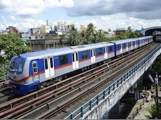 ক্ষুদিরামে ক্রসওভার বানিয়ে ফেলল মেট্রো