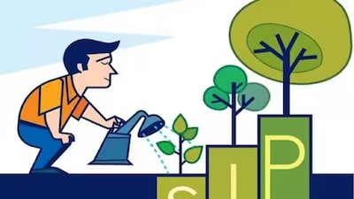 মিউচুয়াল ফান্ড হল সবচেয়ে জনপ্রিয় বিনিয়োগের উপকরণগুলির মধ্যে একটি। এর কারণ হল এগুলিতে বিনিয়োগ করা সহজ। তারা বিভিন্ন ধরনের বিনিয়োগ কৌশল অফার করে। ডাইভারসিফিকেশন আপেক্ষিক নিরাপত্তা এবং বিভিন্ন ক্ষেত্র এবং সম্পদ শ্রেণী থেকে বেছে নেওয়ার বিকল্প প্রদান করে। এর ফলে, অনেক বিনিয়োগকারীর পোর্টফোলিওতে অনেক বেশি মিউচুয়াল ফান্ড থাকে। ভারসাম্য তৈরি করতে গেলে আবার সেই মিউচুয়াল ফান্ড স্কিমের আধিক্য দেখা দিতে পারে। এনএফও যোগ করলে পোর্টফোলিও-ও বৃদ্ধি পায়।