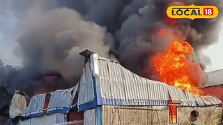 দাউ দাউ করে জ্বলছে মধ্যমগ্রামের রঙের গোডাউন দাউ দাউ করে জ্বলছে মধ্যমগ্রামের রঙের গোডাউন