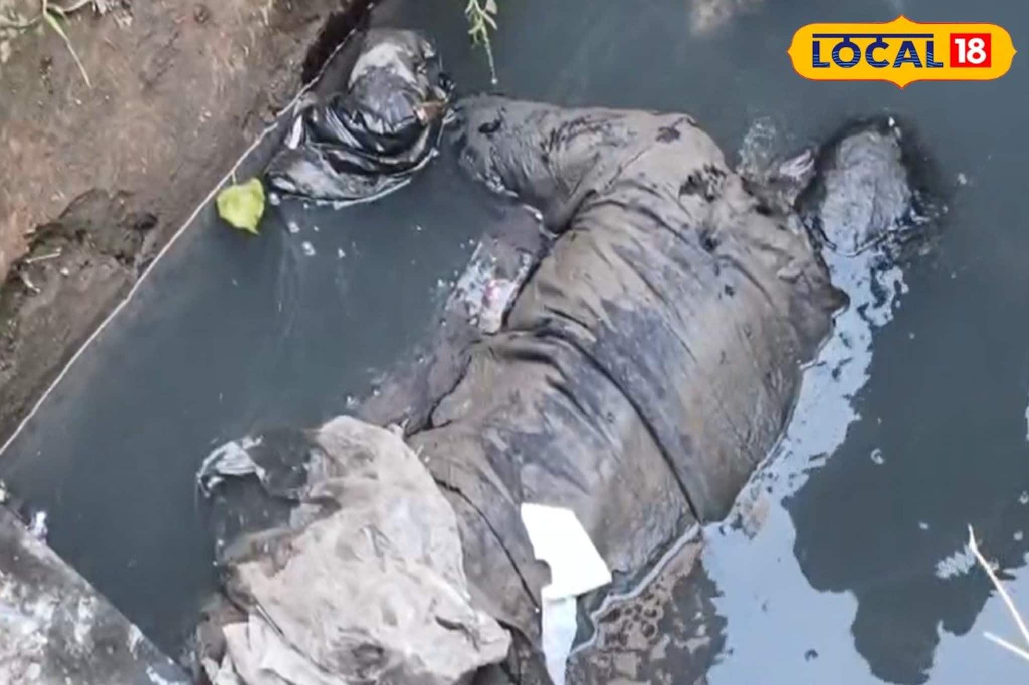 নর্দমার পচা জলে ভাসছে দেহ, নেশার ঘোরেই কি তবে যুবকের চরম সর্বনাশ!