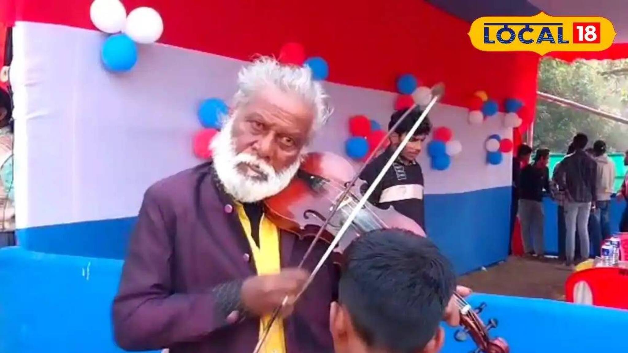 বিদেশি স্টাইলে বেহালা বাজিয়ে মন জয় করছেন ষাটোর্ধ্ব শিল্পী! মধুর সুরে মুগ্ধ সকলে