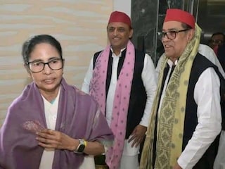 মমতার সঙ্গে অখিলেশের সাক্ষাৎ