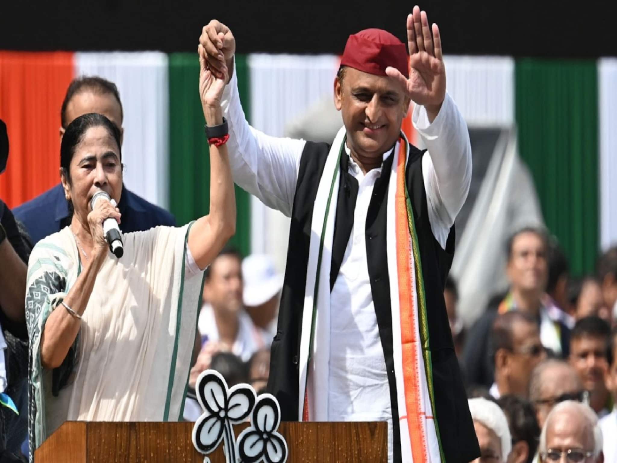 'বাংলায় বিজেপির হার সময়ের অপেক্ষা!', কলকাতায় এসেই মমতার হয়ে সুর চড়ালেন অখিলেশ