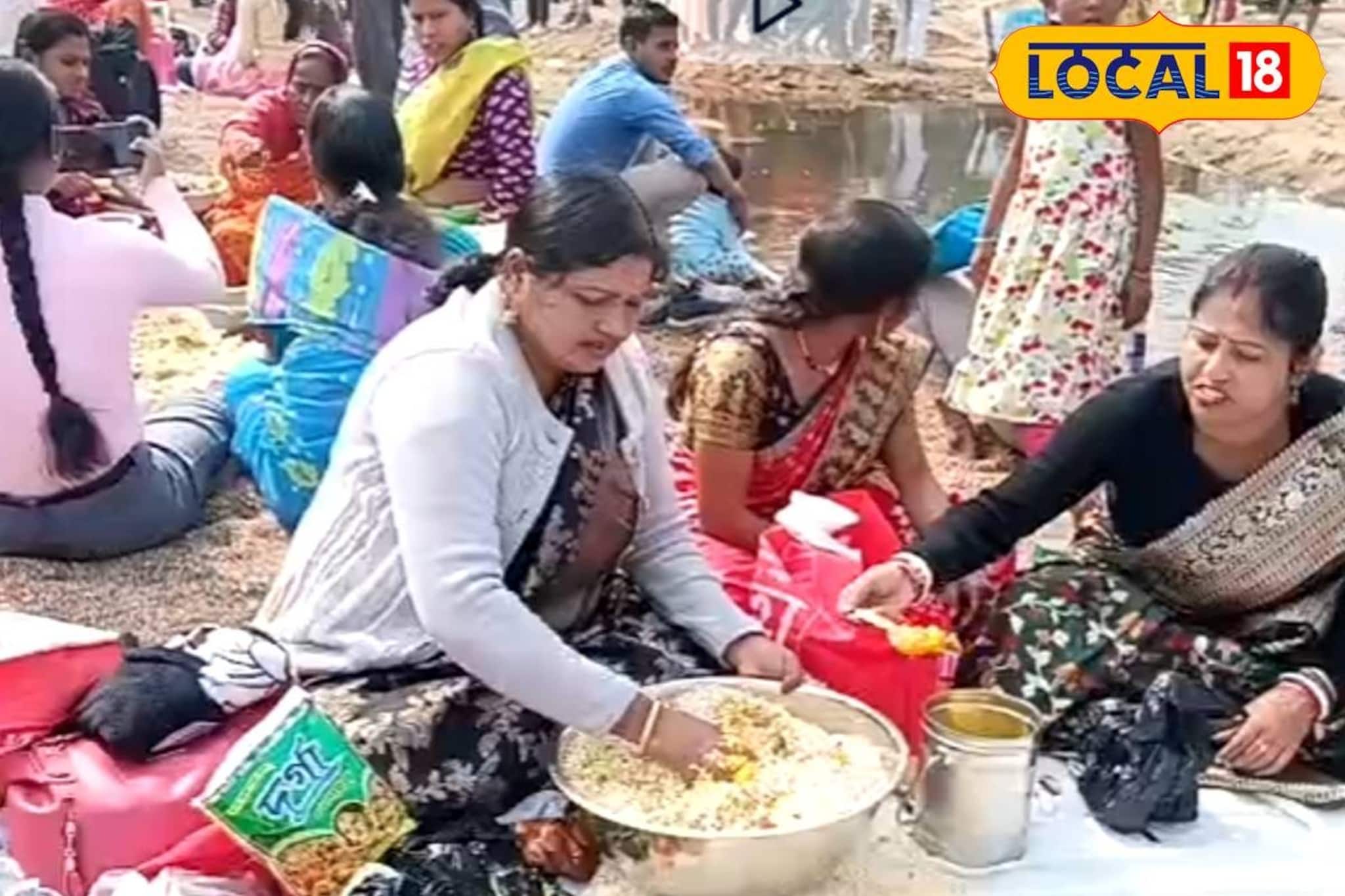 রীতি পরিণত হয়েছে রেয়াওজে! বাঁকুড়ায় প্রায় ২০০ বছরের পুরনো মুড়ি মেলা