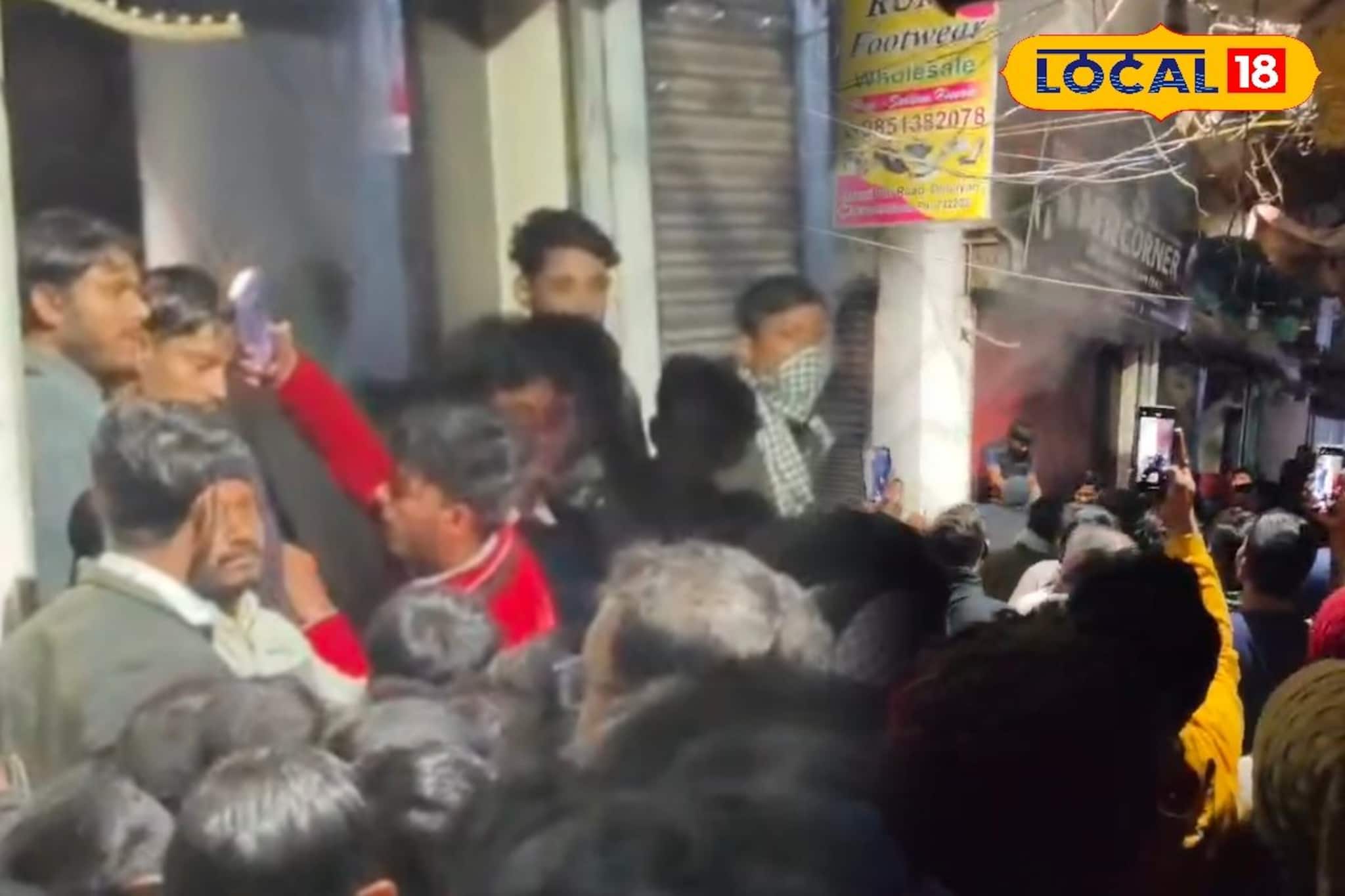 আগুন নেভাতে গিয়ে সর্বনাশ! ধোঁয়ায় শ্বাসরুদ্ধ হয়ে মৃত্যু সিভিক ভলান্টিয়ারের