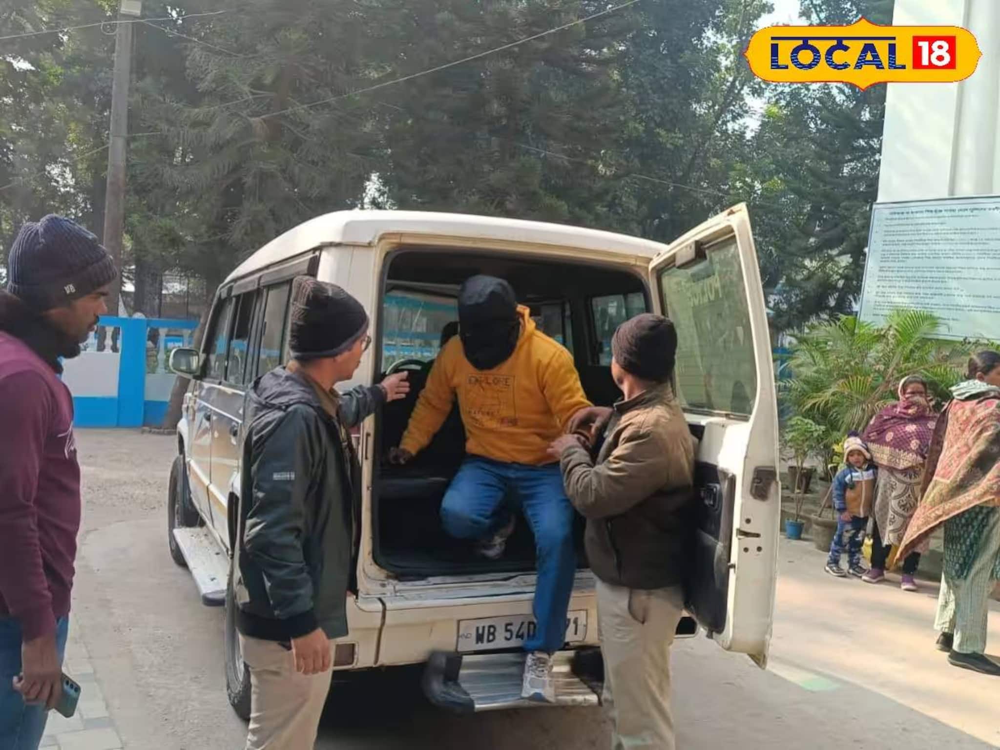 আগ্নেয়াস্ত্র পাচারের আগেই খেল খতম! দুঃসাহসিক অভিযানে অস্ত্র পাচারকারীকে ধরল পুলিশ