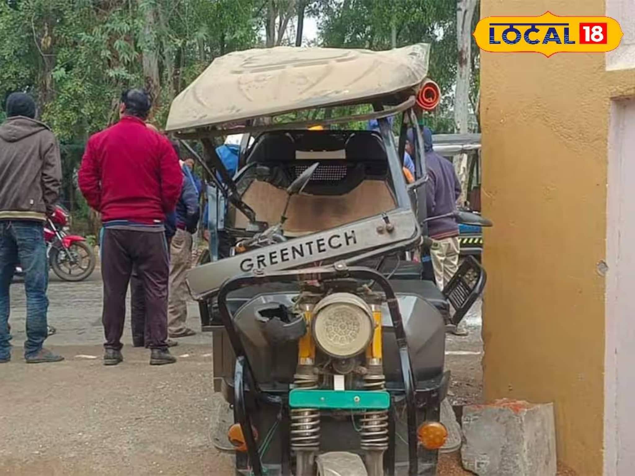 টোটোয় উঠে খেলতে গিয়েই বিপত্তি! ভয়াবহ দুর্ঘটনায় মৃত্যু এক শিশুর