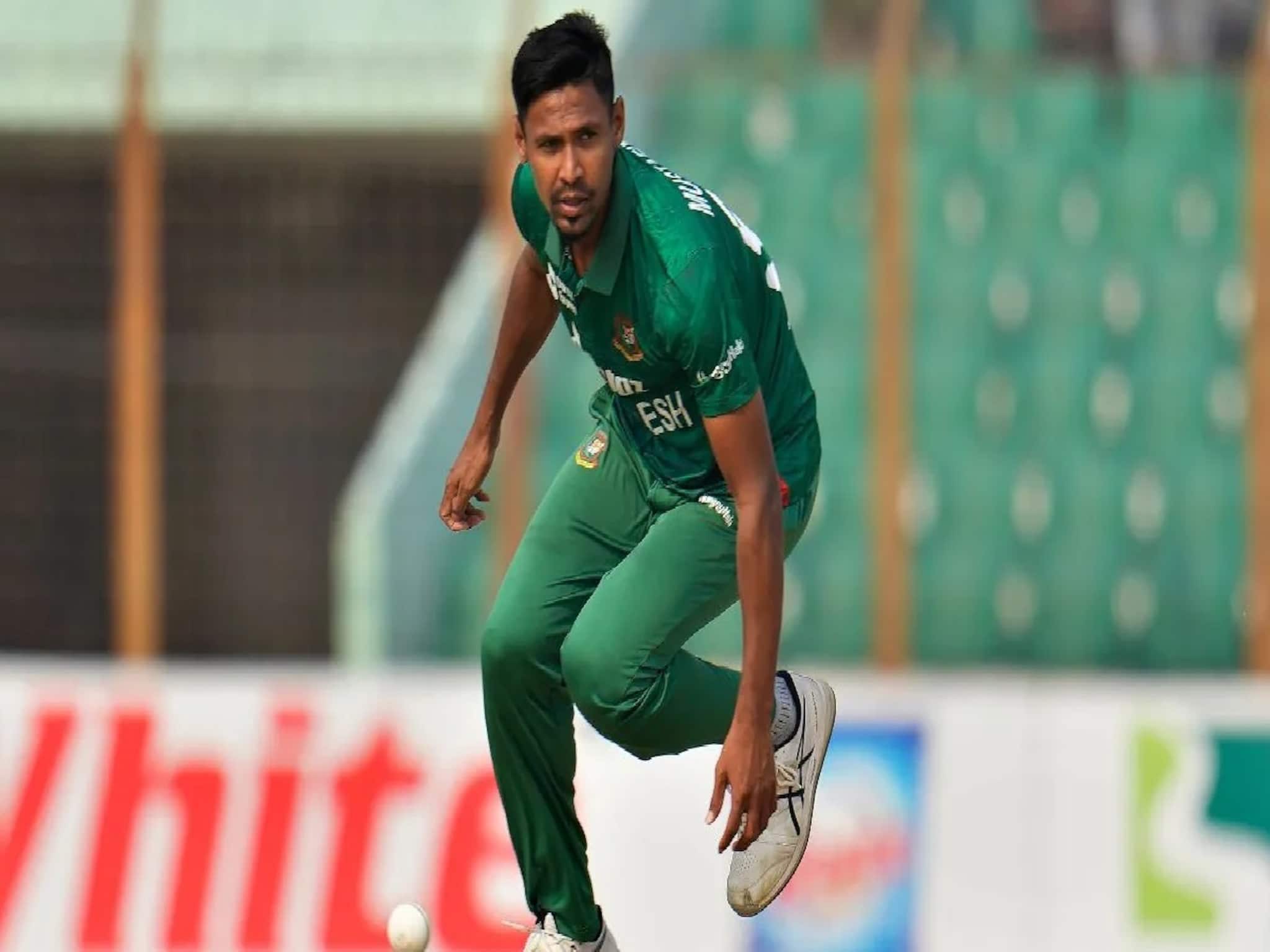 ‘হাতে হ্যারিকেন’ গেমপ্ল্যান চৌপাট, মুস্তাফিজুরকে ছেড়ে দিয়ে ‘এই’ তিন বোলারকে টার্গেট করছে ‘হাতে হ্যারিকেন’ গেমপ্ল্যান চৌপাট, মুস্তাফিজুরকে ছেড়ে দিয়ে ‘এই’ তিন বোলারকে টার্গেট করছে