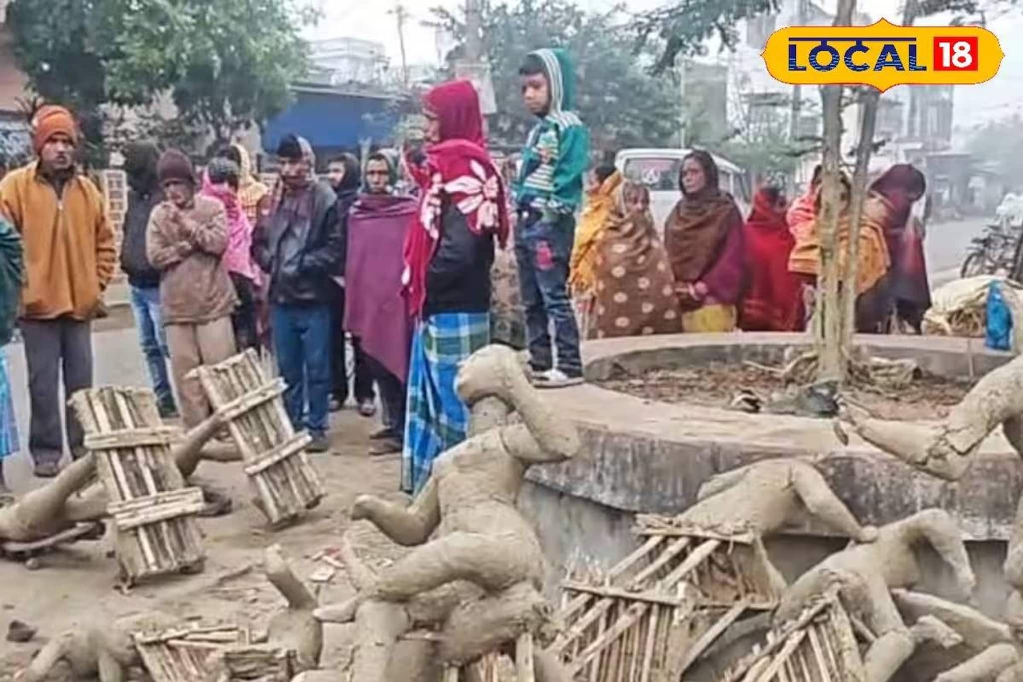 মৃৎশিল্পীর কারখানার সব মূর্তি ভেঙে তছনছ করার অভিযোগ! কাঠগড়ায় স্থানীয় যুবক