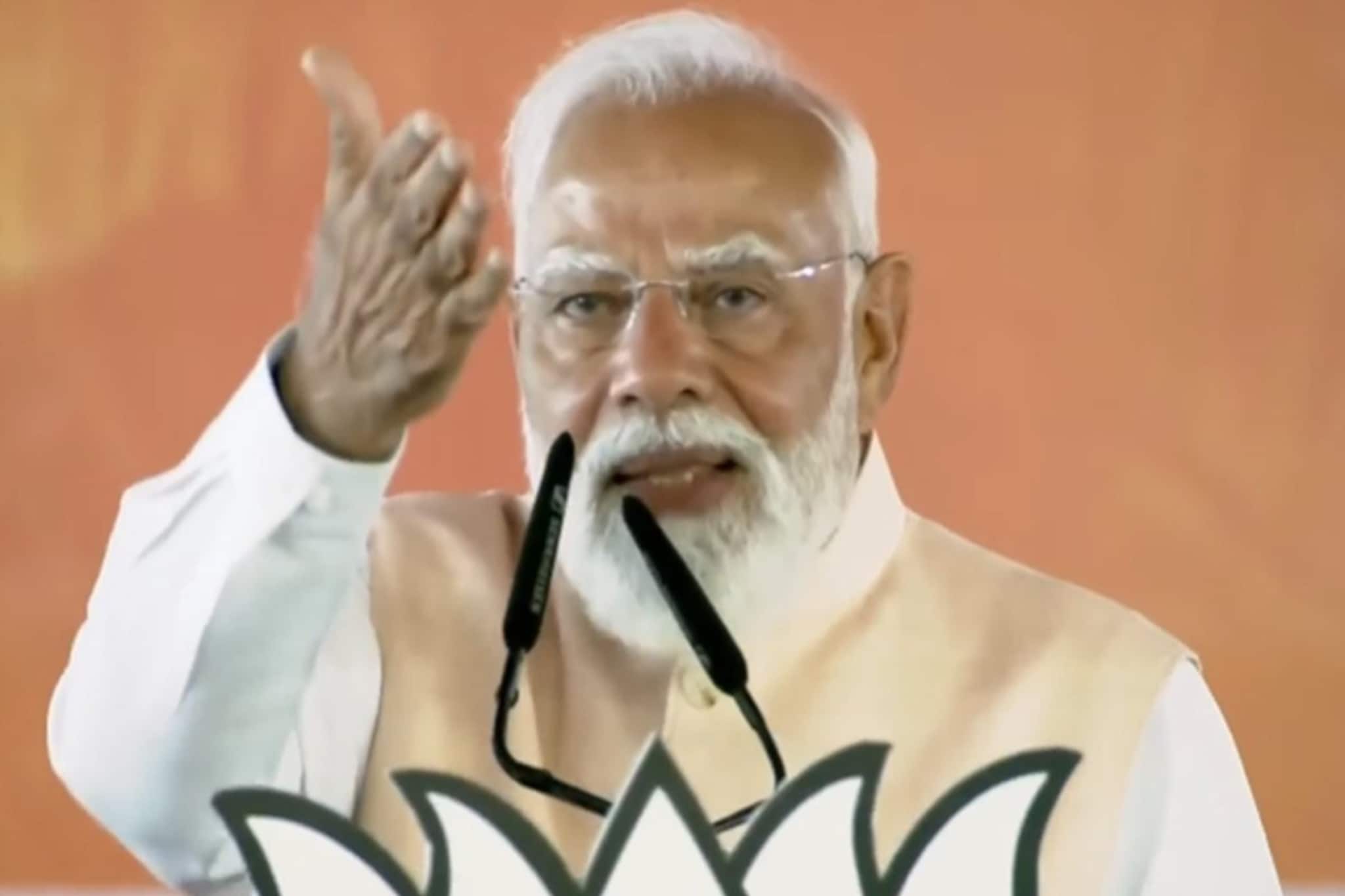 Narendra Modi: রাজ্যে ক্ষমতায় এলেই অনুপ্রবেশকারীদের বিরুদ্ধে বড় পদক্ষেপ, হুঙ্কার মোদির! আশ্বাস মতুয়াদের