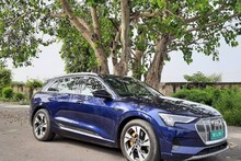 Success Story: ছাপোষা পরিবারে কোভিডে নিঃস্ব হওয়ার পরও ঘুরে দাঁড়ান জীবনে! অডি কিনে অটোচালক বাবাকে চমকে দিলেন দু’ভাই...বাধ মানছে না আনন্দাশ্রু