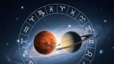 জ্যোতিষশাস্ত্রে মকর সংক্রান্তি উৎসবের অত্যন্ত গুরুত্ব রয়েছে। পঞ্চাঙ্গ অনুসারে , ১৪ জানুয়ারি , ২০২৬ তারিখে সূর্য শনির মকর রাশিতে প্রবেশ করবে । এই গোচর কি শুভ হবে নাকি সমস্যা তৈরি করবে? সূর্যের উত্তরায়ণ কোন রাশির জাতকদের জন্য কাদের সাবধান থাকা উচিত? জেনে নিন। বলছেন জ্যোতিষ বিশারদ পণ্ডিত কল্কি রাম।