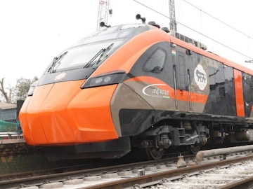 যাত্রীরা আরাম, নিরাপত্তা এবং উন্নত মানের পরিষেবার মাধ্যমে একটি চমৎকার ভ্রমণের অভিজ্ঞতা উপভোগ করবেন যাত্রীরা আরাম, নিরাপত্তা এবং উন্নত মানের পরিষেবার মাধ্যমে একটি চমৎকার ভ্রমণের অভিজ্ঞতা উপভোগ করবেন