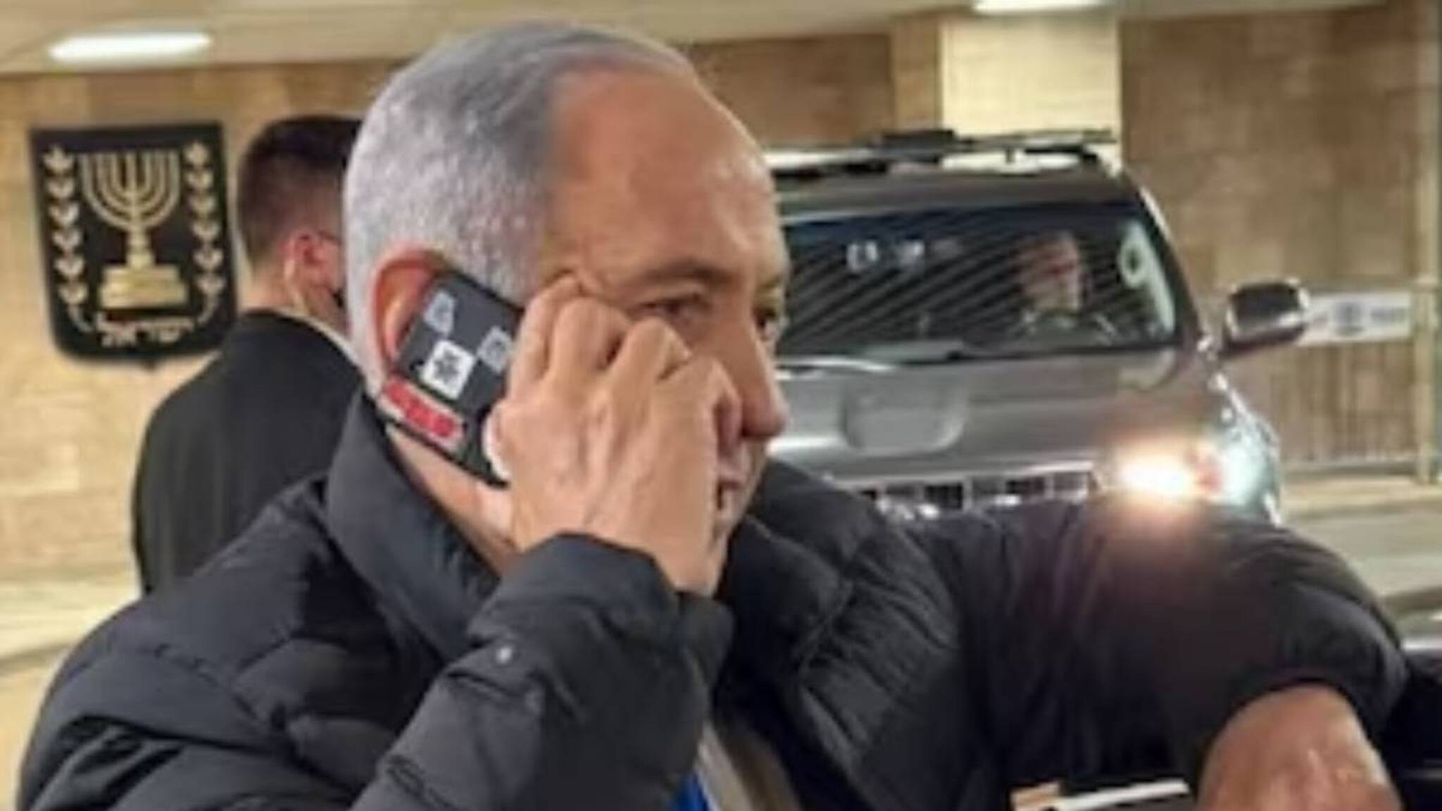Viral Photo Of Israel PM Netanyahu: নিরাপত্তার বজ্র আঁটুনিতে স্মার্টফোনের ক্যামেরায় টেপ? ঝড়ের বেগে ভাইরাল ইজরায়েলের প্রধানমন্ত্রী বেঞ্জামিন নেতানিয়াহুর ছবি