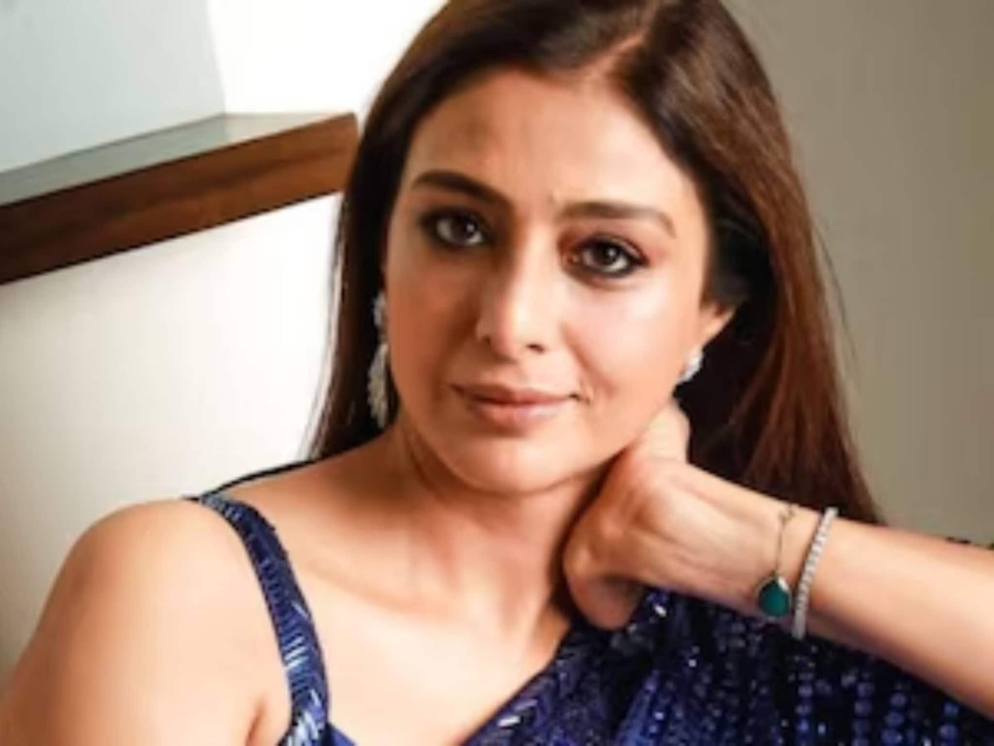 কোনও দিন বাবার পদবি নিইনি, কাউকে বিয়ে করিনি...মনের কথার ঝাঁপি উজাড় করলেন টাবু কোনও দিন বাবার পদবি নিইনি, কাউকে বিয়ে করিনি...মনের কথার ঝাঁপি উজাড় করলেন টাবু