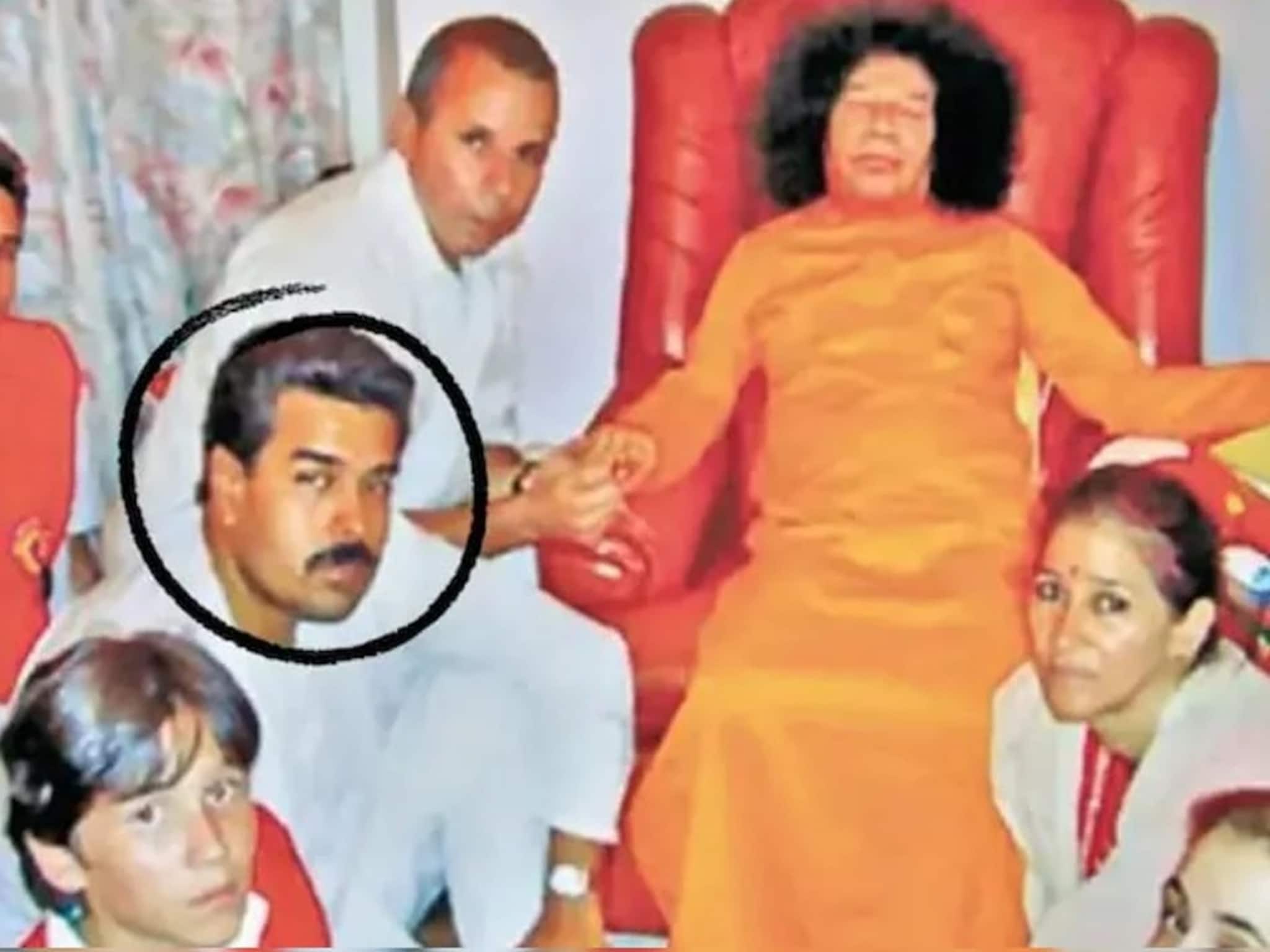 জীবনদর্শন থেকে রাজনীতি, ভেনেজুয়েলার মাদুরো কীভাবে ভারতের সত্য সাই বাবার অনুরাগী হয়ে উঠলেন