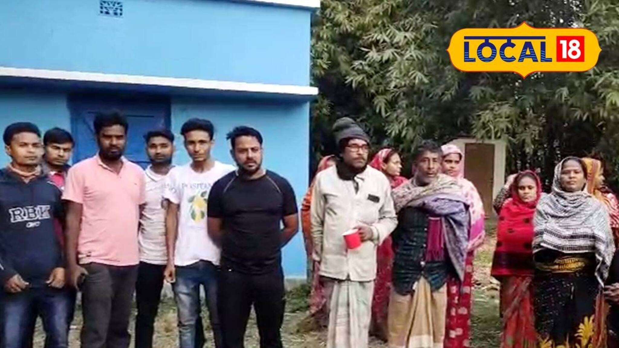 North 24 Parganas News: পড়ুয়াদের নিম্নমানের, ডেট ওভার খাবার দেওয়ার অভিযোগ! ICDS সেন্টারের শিক্ষিকাকে ঘিরে ধরে বিক্ষোভ, কদম্বগাছিতে তুলকালাম