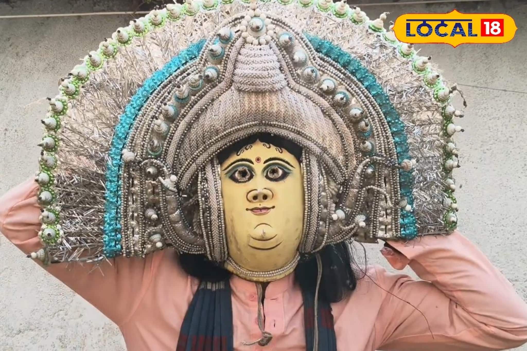 পুরুলিয়ার প্রখ্যাত ছৌ শিল্পী আজ অর্থ সঙ্কটে ধুঁকছেন! সরকারের কাছে সাহায্যের আবেদন