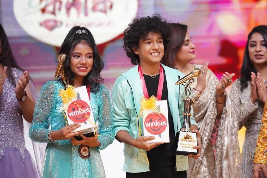 'মানরত্ন' সম্মানে ভূষিত পুরুলিয়ার খুদে গিটারিস্ট সাগ্নিক সুপকার