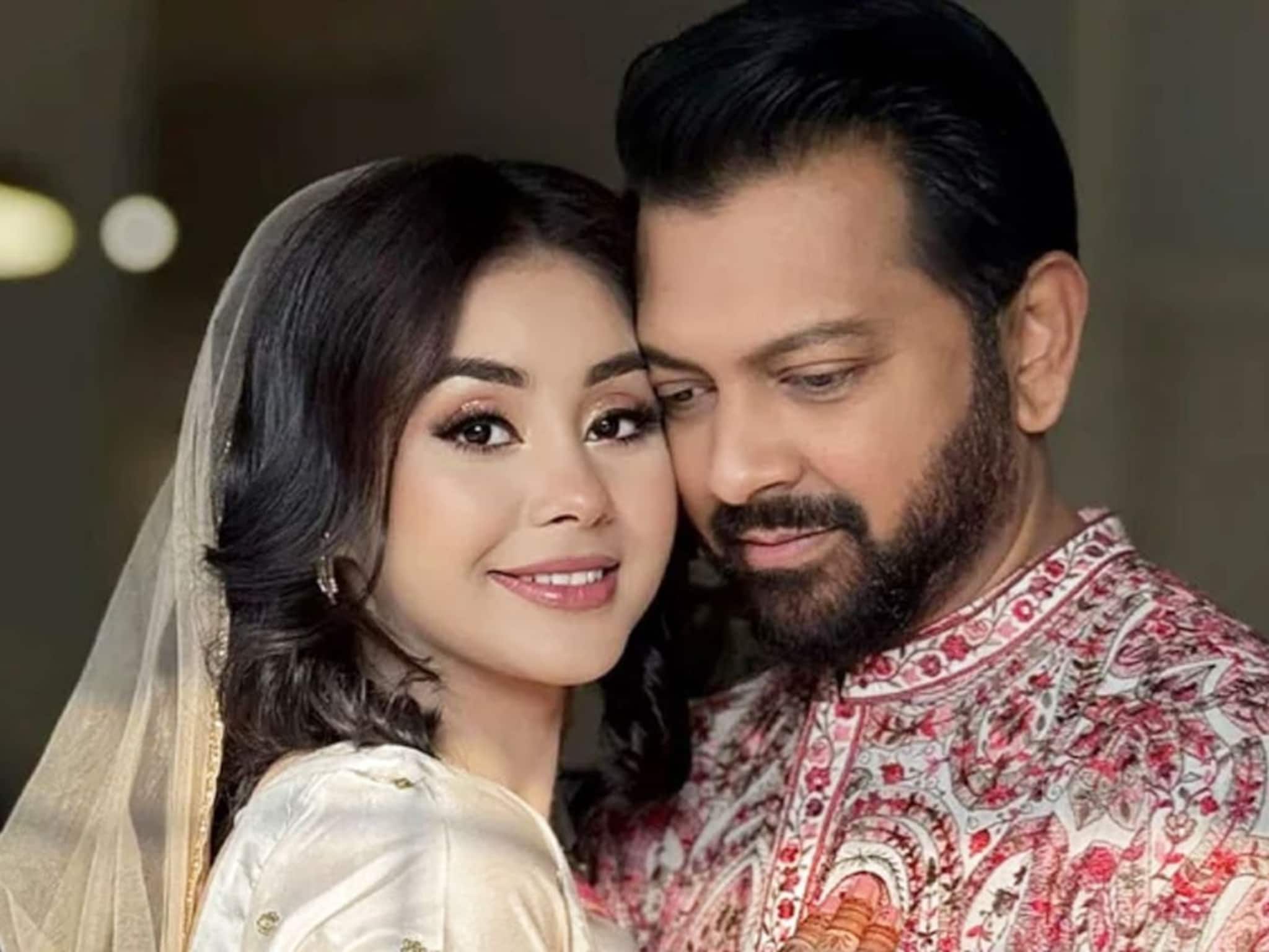 দ্বিতীয় বিবাহেও ইতি... বিয়ের এক বছর না ঘুরতেই বিচ্ছেদ বাংলাদেশের গায়ক অভিনেতা তাহসানের দ্বিতীয় বিবাহেও ইতি... বিয়ের এক বছর না ঘুরতেই বিচ্ছেদ বাংলাদেশের গায়ক অভিনেতা তাহসানের