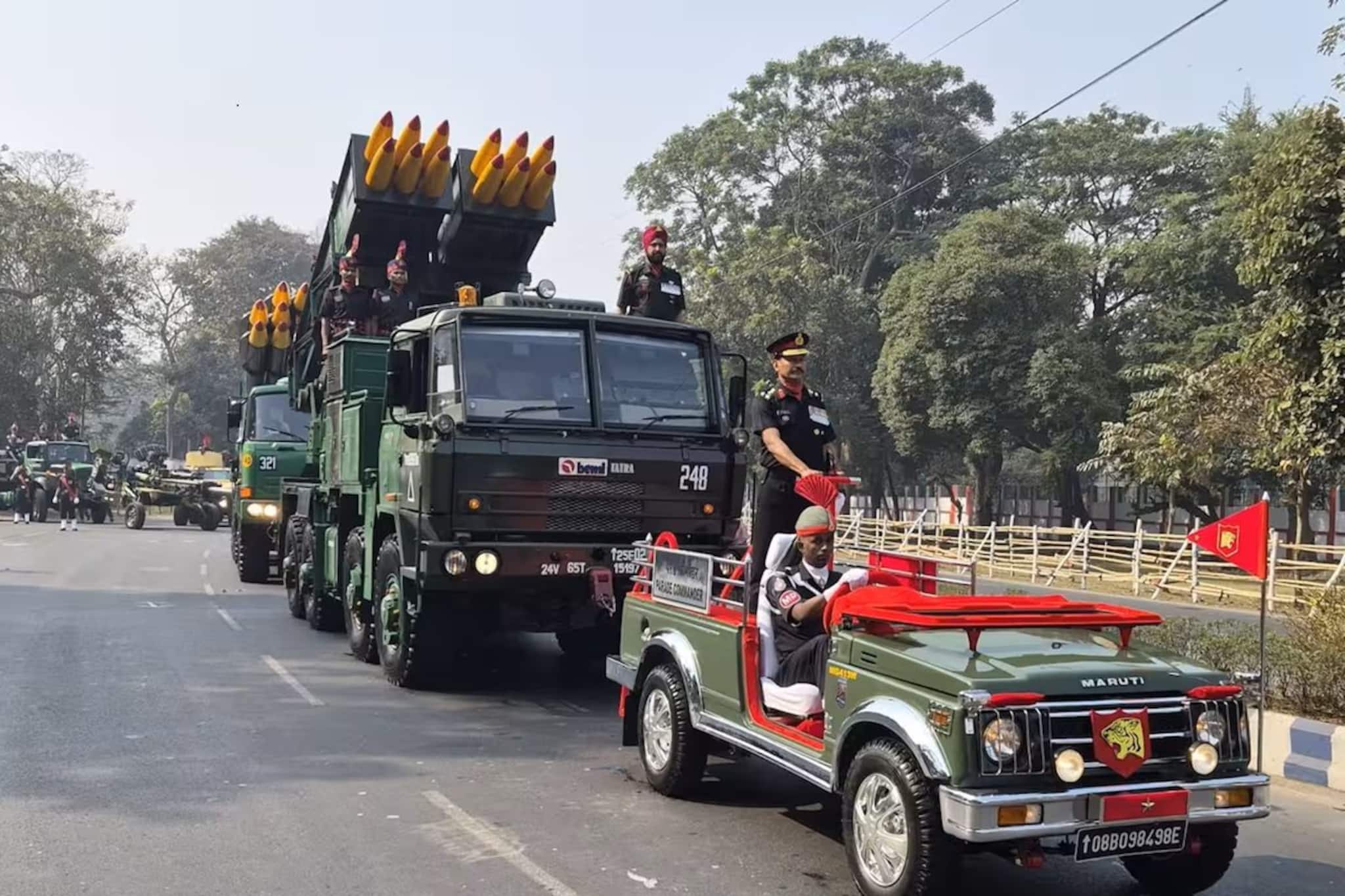 ৭৭তম প্রজাতন্ত্র দিবস জমজমাট! রেড রোডে সামরিক শক্তি প্রদর্শনে হাজির ভৈরব ব্যাটেলিয়ন