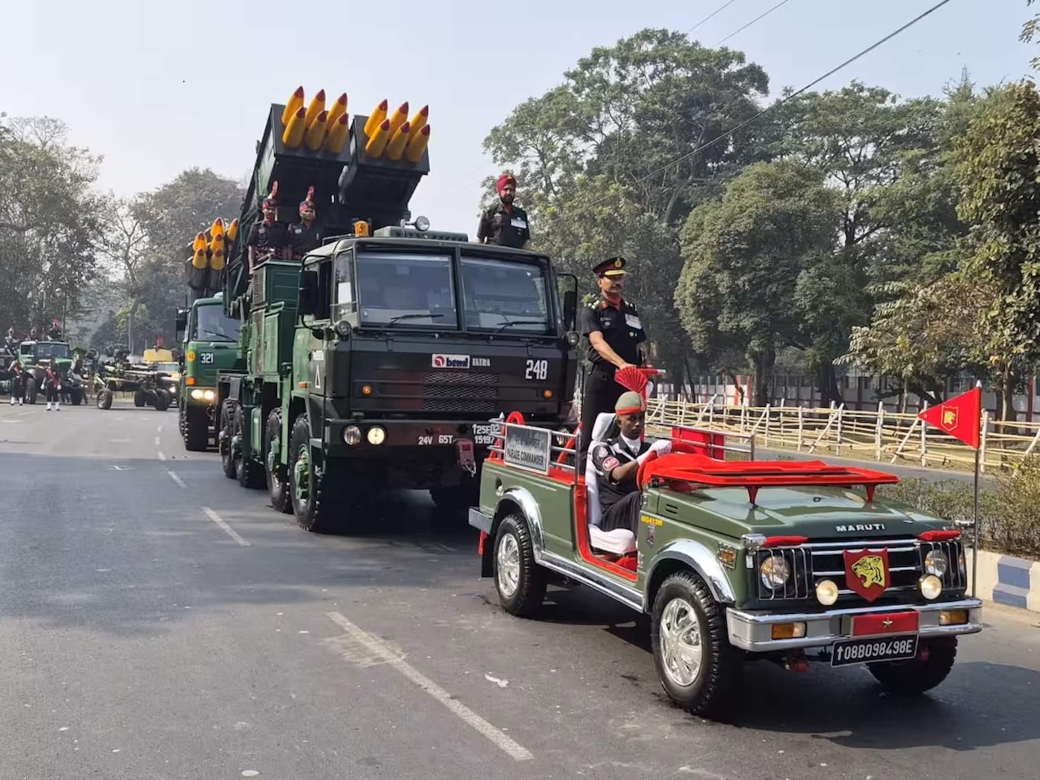 ৭৭তম প্রজাতন্ত্র দিবস জমজমাট! রেড রোডে সামরিক শক্তি প্রদর্শনে হাজির ভৈরব ব্যাটেলিয়ন