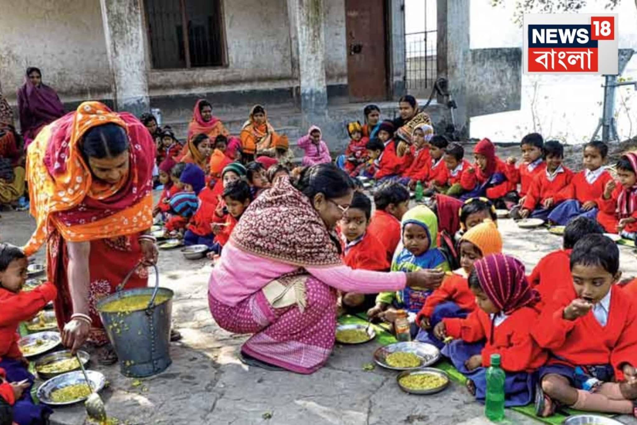 সাংঘাতিক কাণ্ড! অঙ্গনওয়াড়ি কেন্দ্রের খাবারে টিকটিকি, তুমুল বিক্ষোভ অভিভাবকদের