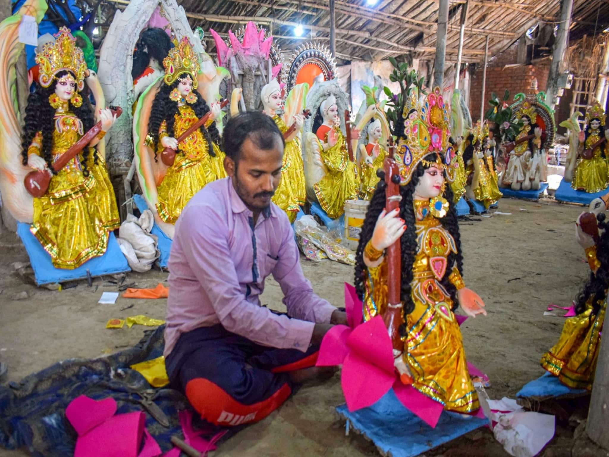 কনকনে শীতে জবুথবু নাকি স্লিভলেস ব্লাউজে কাটবে সরস্বতী পুজো?কলকাতা-সহ বাংলার আবহাওয়ার আপডেট
