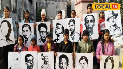 রঘুনাথপুরে স্কুলের খুদে শিশুরা গড়ছে সরস্বতী পুজোর মণ্ডপ 