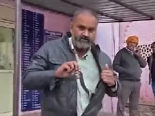 সাপের কামড় ঘিরে তুলকালাম সাপের কামড় ঘিরে তুলকালাম