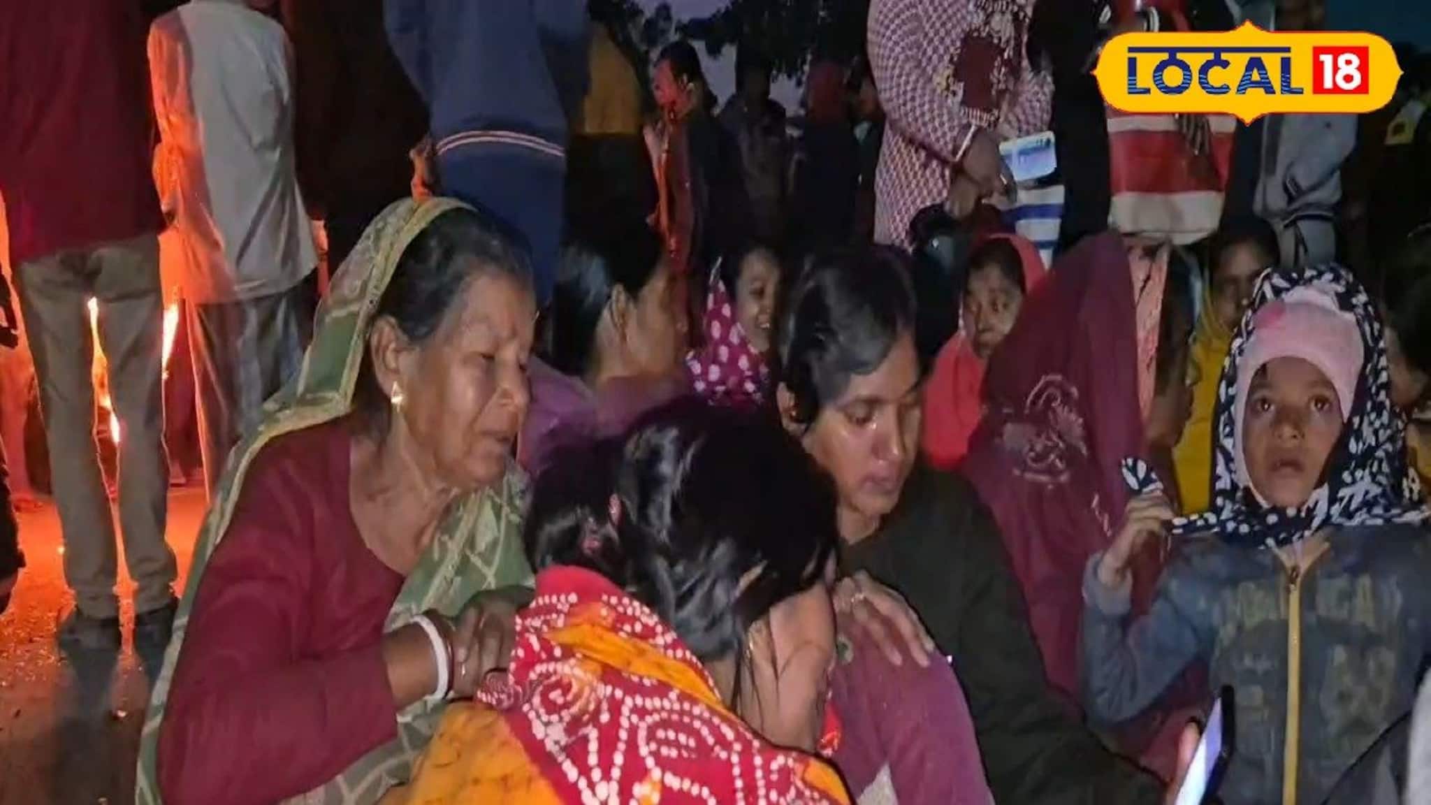 Bankura News: পথ দুর্ঘটনায় মৃত্যু! পরিবারকে ক্ষতিপূরণের দাবিতে দেহ রাস্তায় রেখে টায়ার জ্বালিয়ে বিক্ষোভ, সোনামুখীতে তুমুল উত্তেজনা