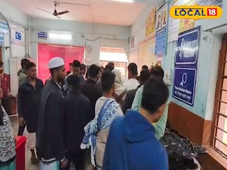 হাসপাতালে পরিবারের সদস্যরা হাসপাতালে পরিবারের সদস্যরা