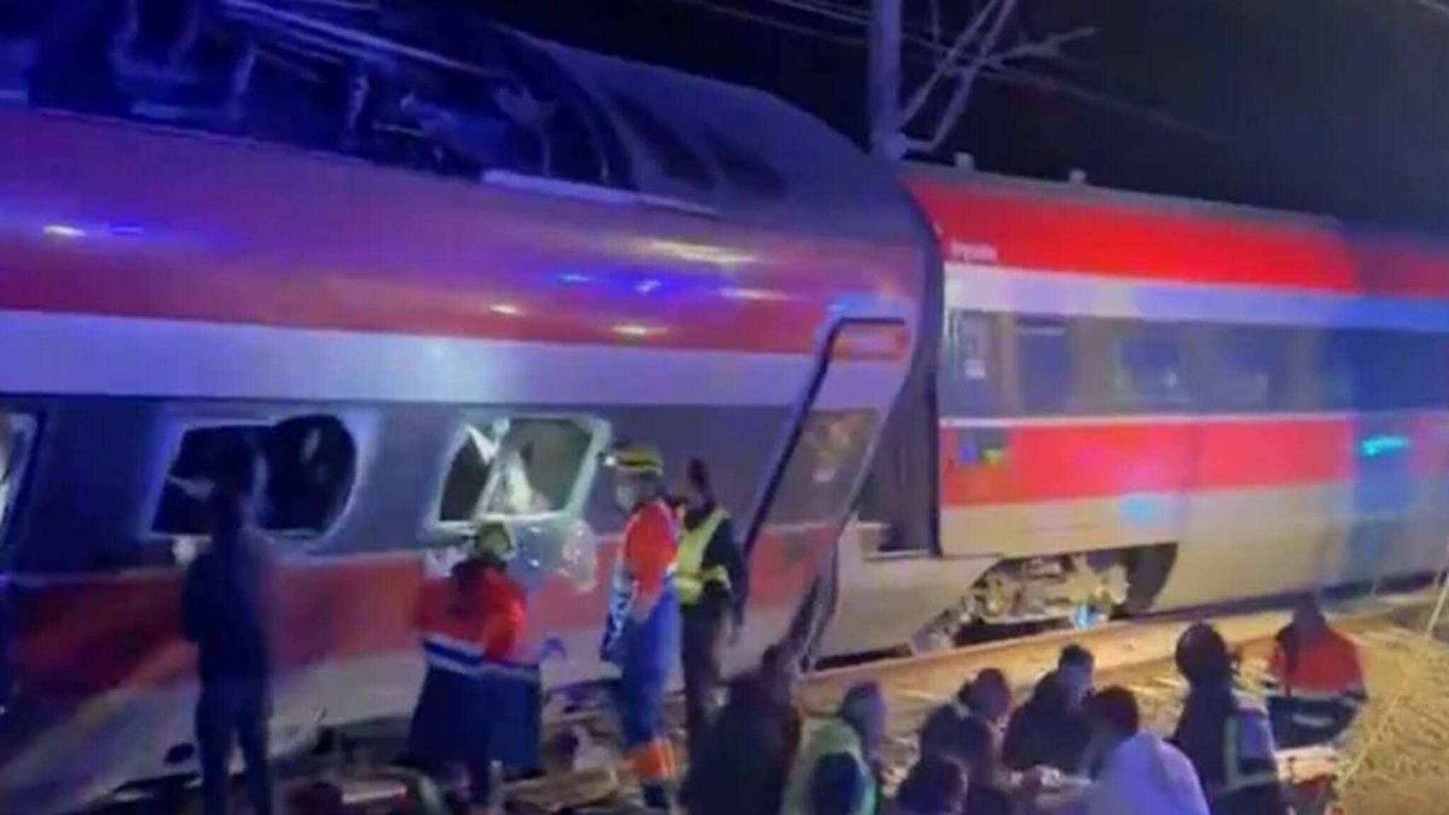 Spain Train Accident: স্পেনে ভয়াবহ ট্রেন দুর্ঘটনা ! প্রচণ্ড গতিতে লাইনচ্যুত যাত্রিবাহী ট্রেন, চালক-সহ মৃত্যু ২১ জনের