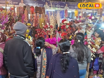 সৃষ্টিশ্রী মেলায় বেচাকেনা সৃষ্টিশ্রী মেলায় বেচাকেনা