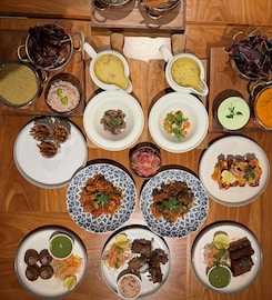 কাশ্মীরের ভোজবাহার কলকাতায় ! সাবেকি ‘ওয়াজওয়ান’ পংক্তিভোজের অভিজ্ঞতা এবার টেবিলে কাশ্মীরের ভোজবাহার কলকাতায় ! সাবেকি ‘ওয়াজওয়ান’ পংক্তিভোজের অভিজ্ঞতা এবার টেবিলে