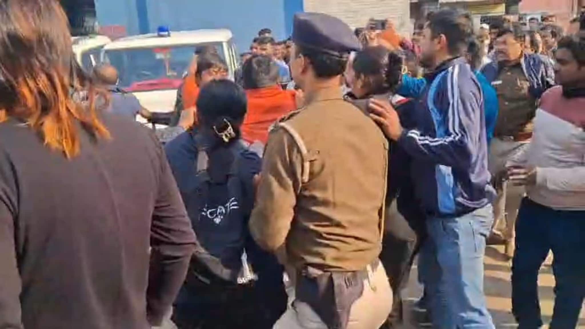 Form 7 Dispute: ফর্ম ৭ নিয়ে তুলকালাম, বিজেপি -তৃণমূল কোন্দল, আসরে পুলিশও