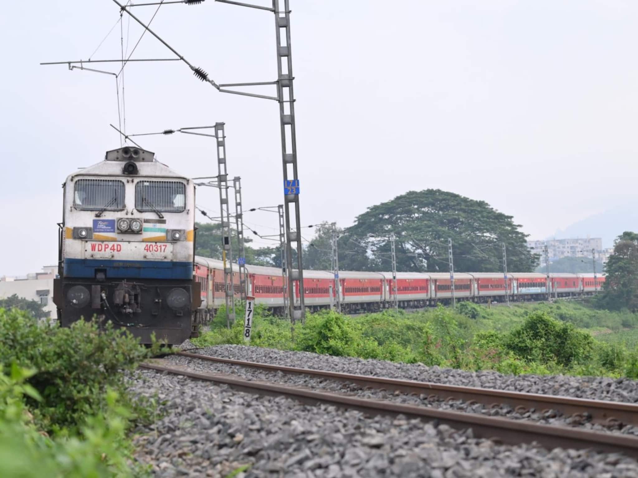 বিরাট সুখবর...! লক্ষ লক্ষ যাত্রীর জন্য বড় সিদ্ধান্ত পূর্ব রেলওয়ের, মিলবে প্রচুর সুবিধা