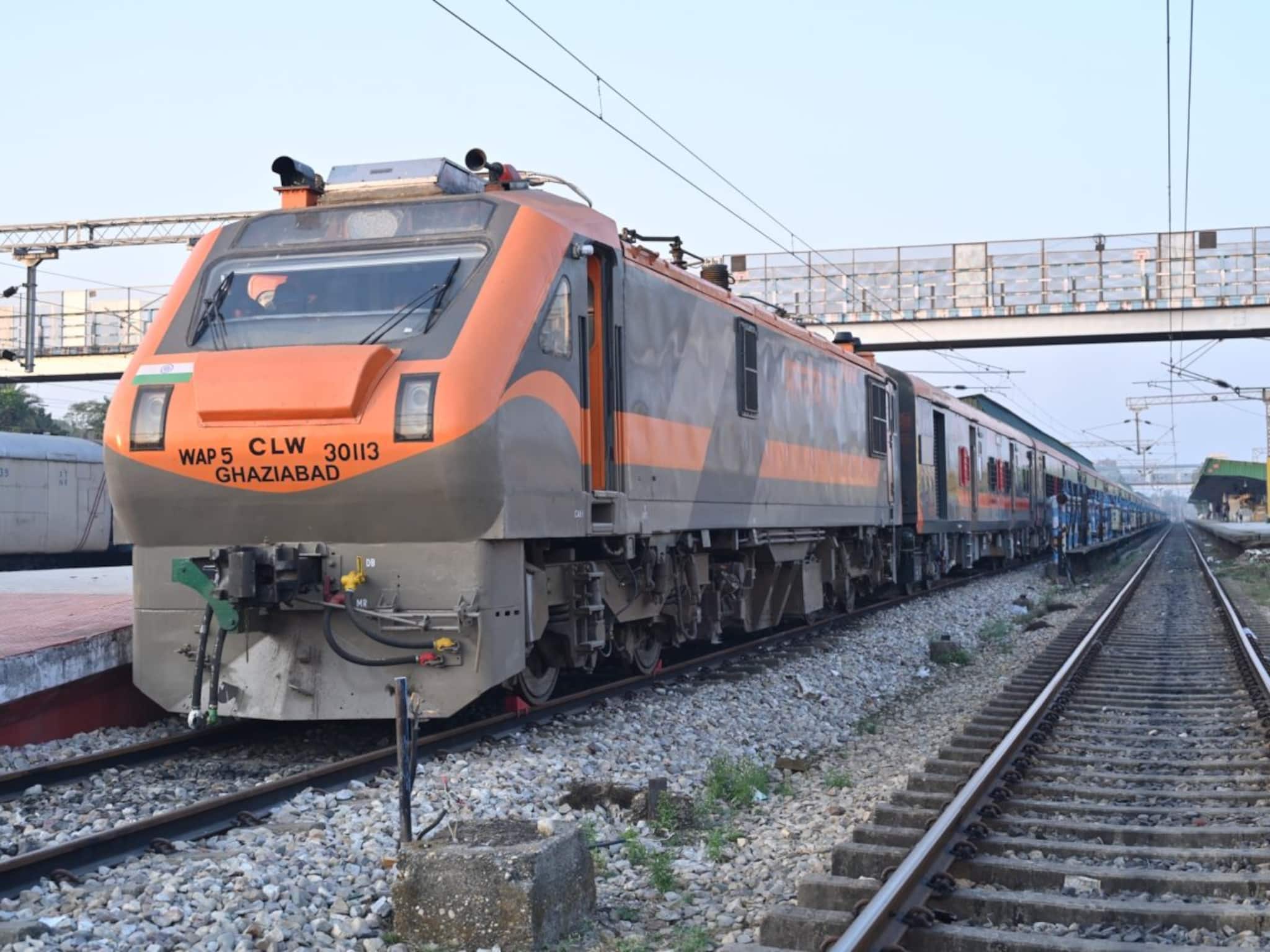 উত্তর-পূর্ব সীমান্ত রেলওয়ের অধীনে অমৃত ভারতএক্সপ্রেস ট্রেনের নিয়মিত চলাচল উত্তর-পূর্ব সীমান্ত রেলওয়ের অধীনে অমৃত ভারতএক্সপ্রেস ট্রেনের নিয়মিত চলাচল