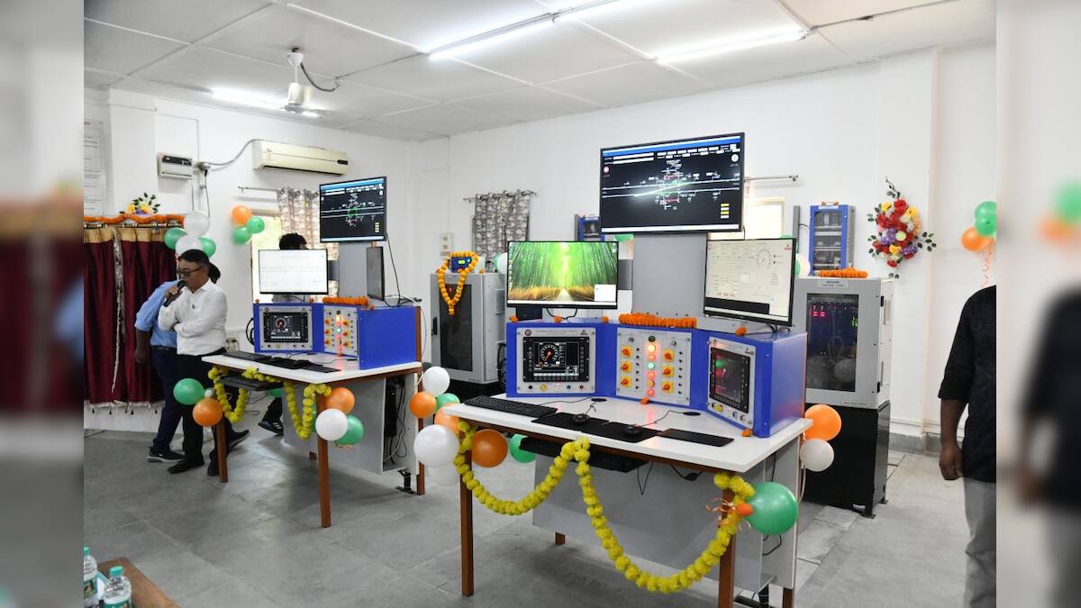 রেলওয়েতে মাইলফলক! গুরুত্বপূর্ণ সেকশনে সফলভাবে পরীক্ষা করা হল ‘কবচ’ প্রযুক্তির! জানেন এটা কী? রেলওয়েতে মাইলফলক! গুরুত্বপূর্ণ সেকশনে সফলভাবে পরীক্ষা করা হল ‘কবচ’ প্রযুক্তির! জানেন এটা কী?