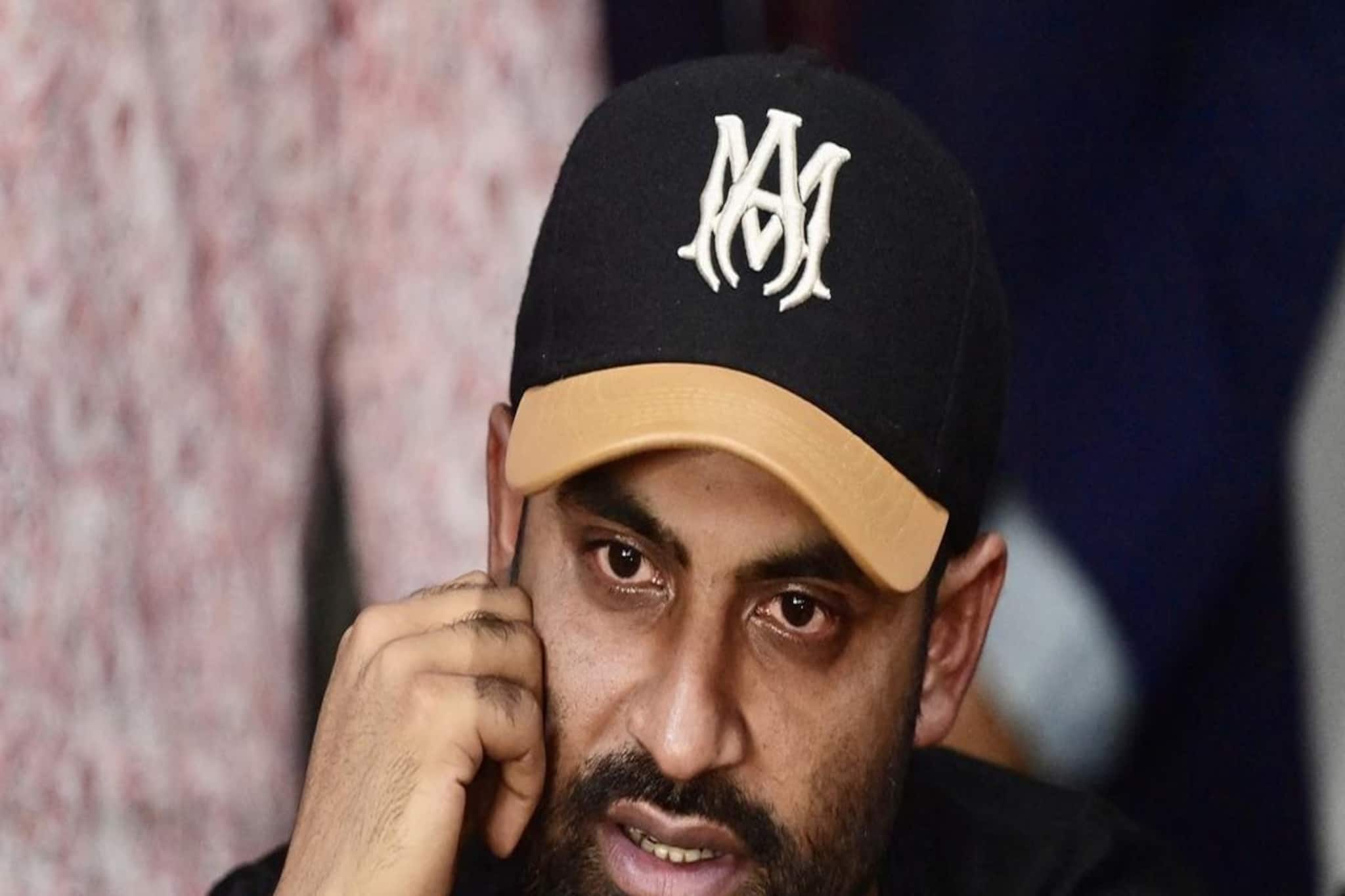 দেশের প্রাক্তন ক্রিকেটারকেই অপমান! বিসিবি কর্তার বিরুদ্ধে একজোট বাংলাদেশের ক্রিকেটাররা