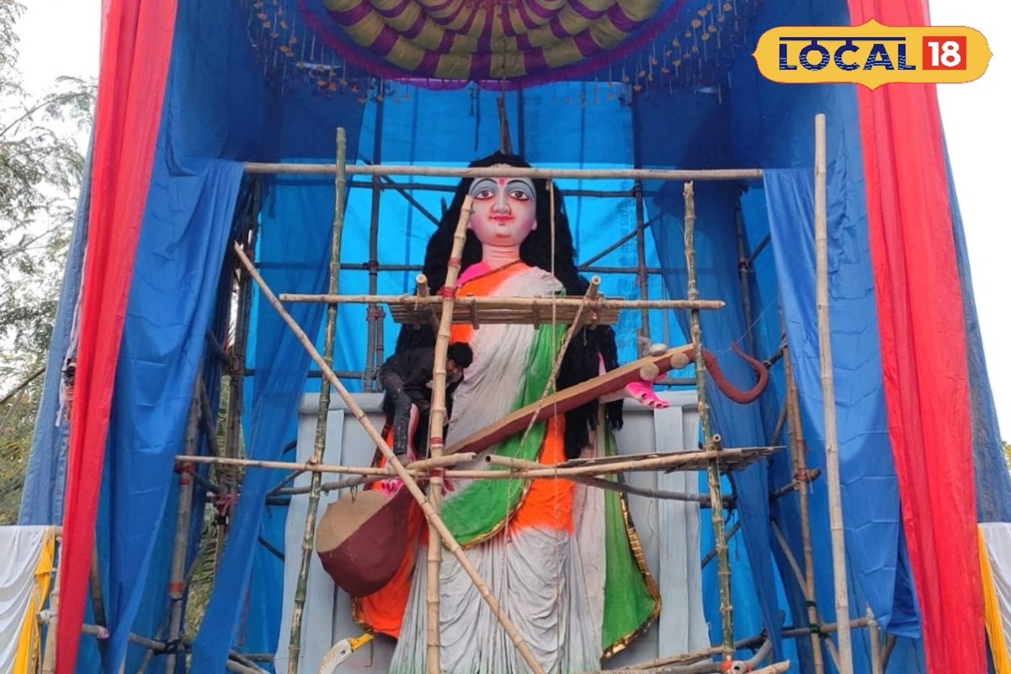 ‘২৬’কে কেন্দ্র করে সরস্বতী পুজো! মালদহের উচ্চতম বাগদেবী, দেখুন মাথা উঁচু করে