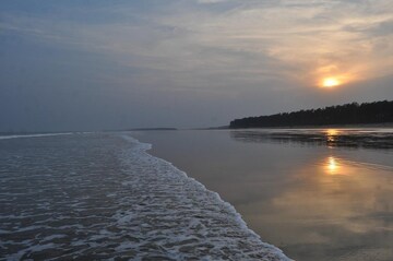 একদিকে বাংলা অন্যদিকে ওড়িশা! দিঘার একদম কাছেই বাংলার ‘শেষ সৈকত’
