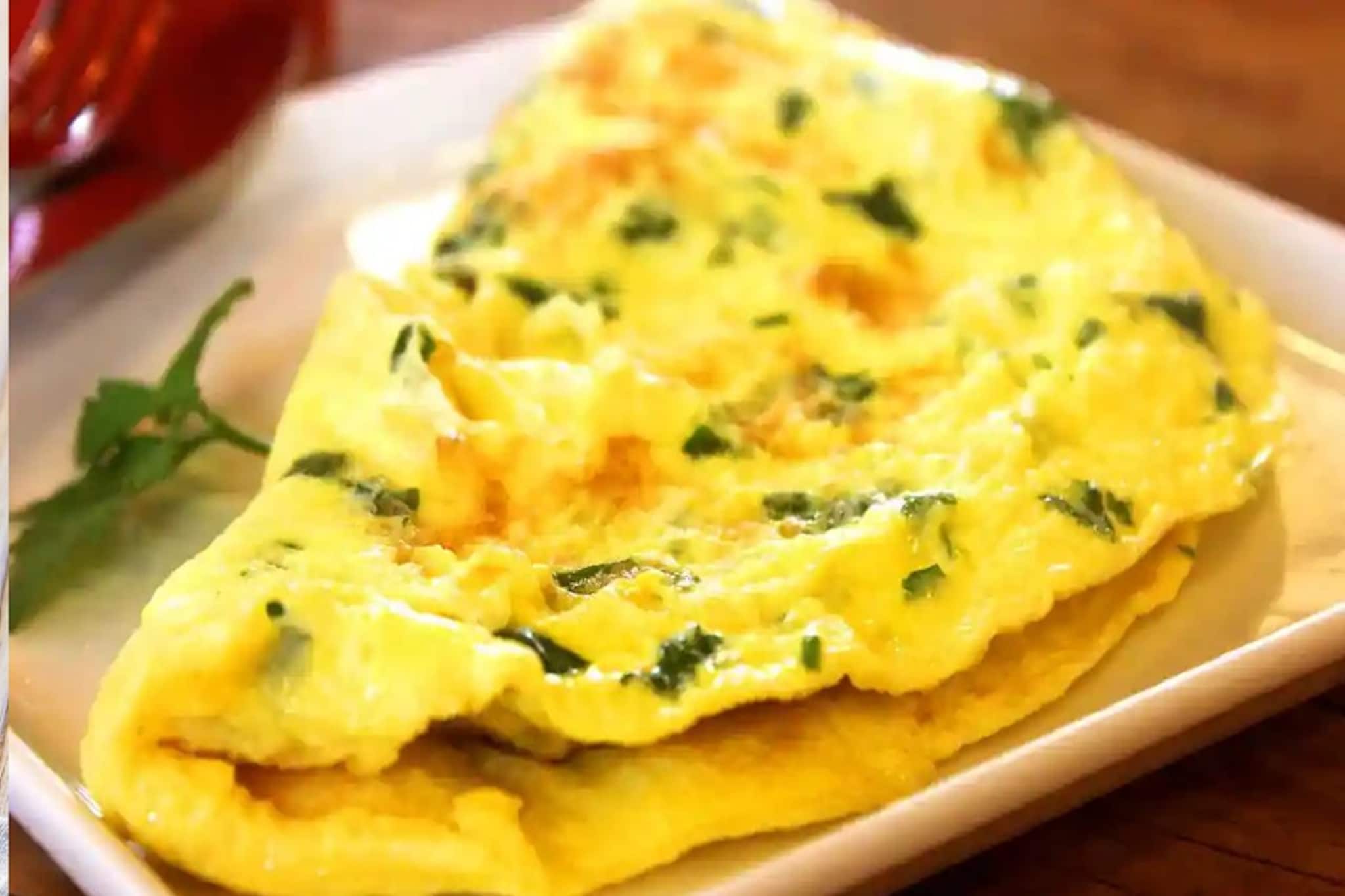 এক ফোঁটা তেল ছাড়াই বানিয়ে নিন অমলেট, রইল স্টেপ বাই স্টেপ পদ্ধতি