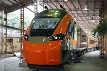 Vande Bharat Sleeper: আর কিছুদিনের অপেক্ষা,শীঘ্রই চালু হচ্ছে গুয়াহাটি ও কলকাতার মধ্যে প্রথম বন্দে ভারত স্লিপার