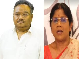 মুখোমুখি শশী-শমীক, সাক্ষাতে সৌজন্য বিনিময়! স্বামীজির বাড়িতে অন্য ছবি মুখোমুখি শশী-শমীক, সাক্ষাতে সৌজন্য বিনিময়! স্বামীজির বাড়িতে অন্য ছবি