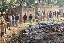 Blast: আতঙ্কে মুখে কুলুপ...চম্পাহাটির হাড়ালে বাজি বিস্ফোরণ কাণ্ডে মৃত বেড়ে ২! পলাতক কারখানার মালিক এখনও অধরা